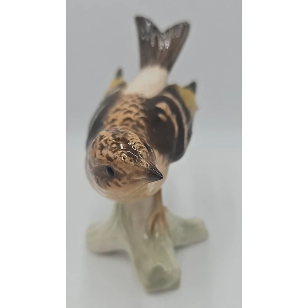 Goebel Brambling Pinson Bird Porcelain Figurine Marked Vintage‎